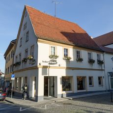 Wohn- und Geschäftshaus