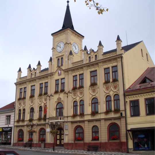 Town hall in Lomnice nad Popelkou
