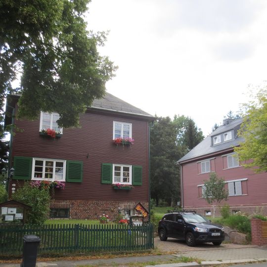Wohnhaus mit Garten Burgstädter Straße 9