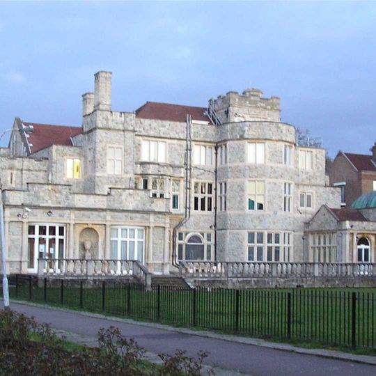 Kingswood House