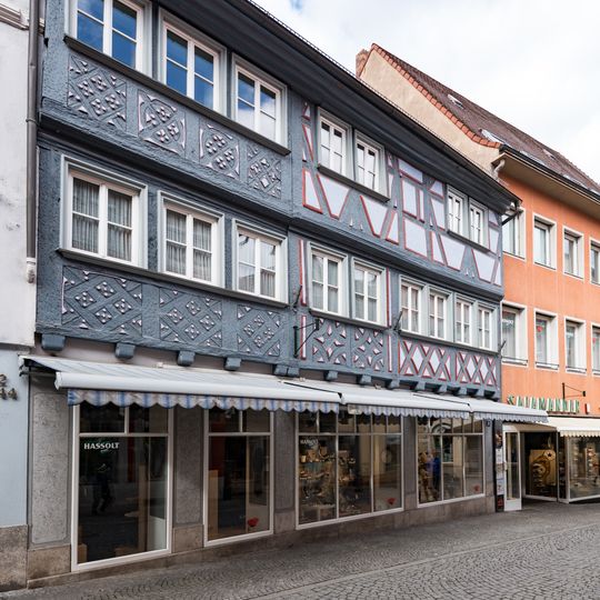 Wohn- und Geschäftshaus