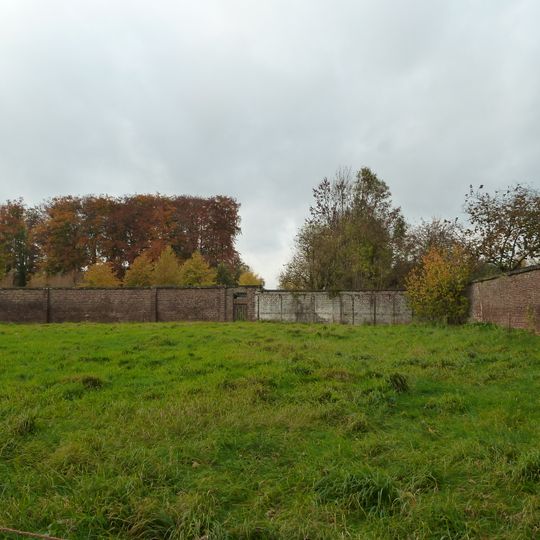 Vliek Castle: garden walls