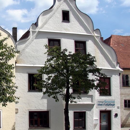 Wohn- und Geschäftshaus