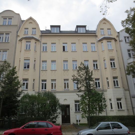 Mietshaus in geschlossener Bebauung Hübschmannstraße 15