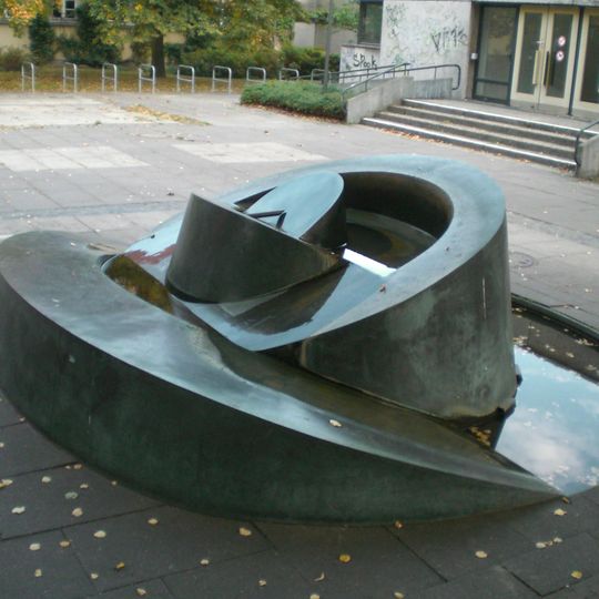 Brunnenplastik am Rathaus Zehlendorf