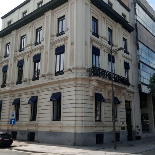 Hoekpand met de Louiza-Marialei