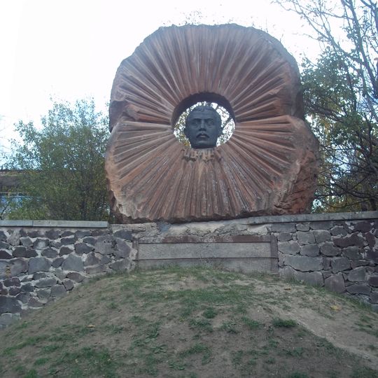 Garegin Nzhdeh monument, Goris