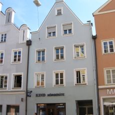 Wohn- und Geschäftshaus