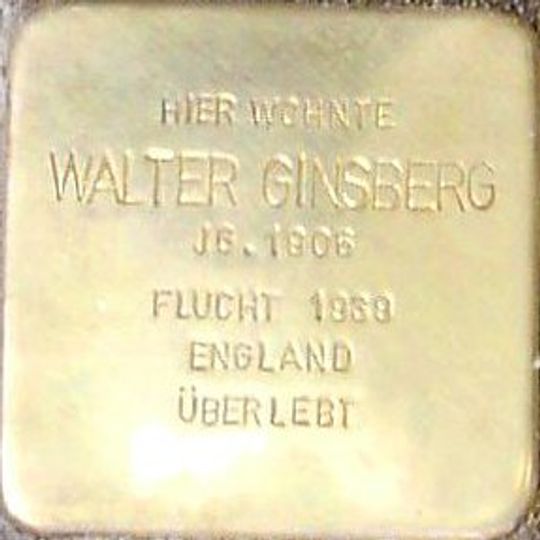 Stolperstein en memoria de Walter Ginsberg