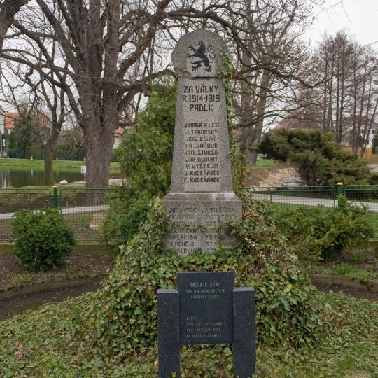 Pomník padlým ve Rpetech