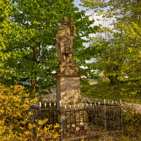 Socha sv. Václava u silnice na východním okraji Bystřice