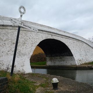 Bull's Bridge Number 21 Over Grand Union Canal And Grand Union Canal (Paddington Branch) Junction