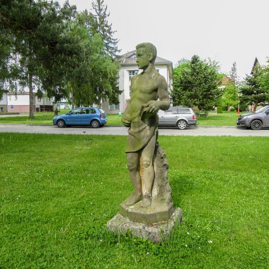 Socha v Šumperku v areálu nemocnice