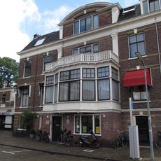 Huis met classicistische kenmerken