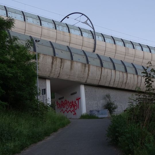 Podchod stezky Pod Krejcárkem - Nekvasilova pod severní větví tratě z Masarykova nádraží