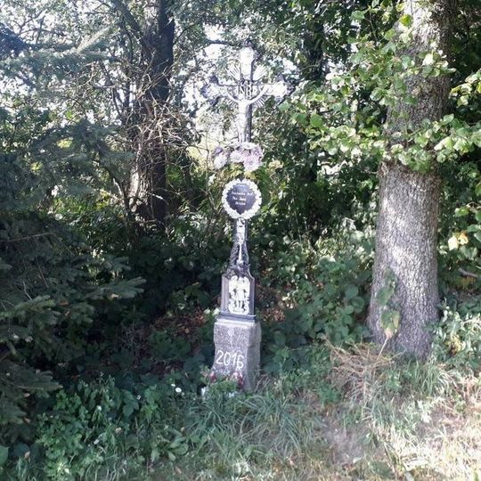 Kříž východně od Mostku