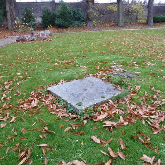 Bloemendal Castle: water well near tennis court