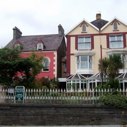 Stanley House, Including Garden Wall, Gatepiers and Gate, North Road