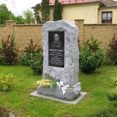 Pomník Benediktu Roezlovi v Horoměřicích