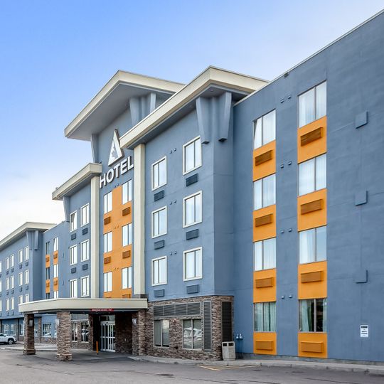 Acclaim Hotel by Clique Calgary Airport