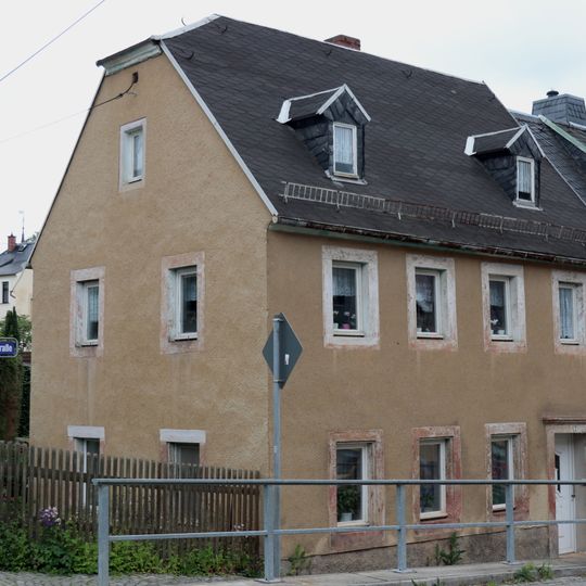 Wohnhaus in geschlossener Bebauung Ludwig-Böttger-Straße 7