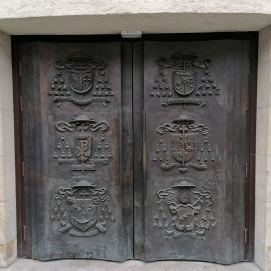 Drzwi do krypty archikatedry katowickiej
