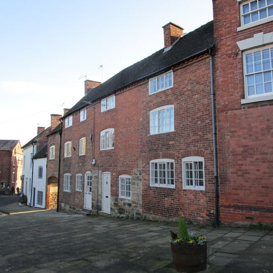 17 And 18, Market Place