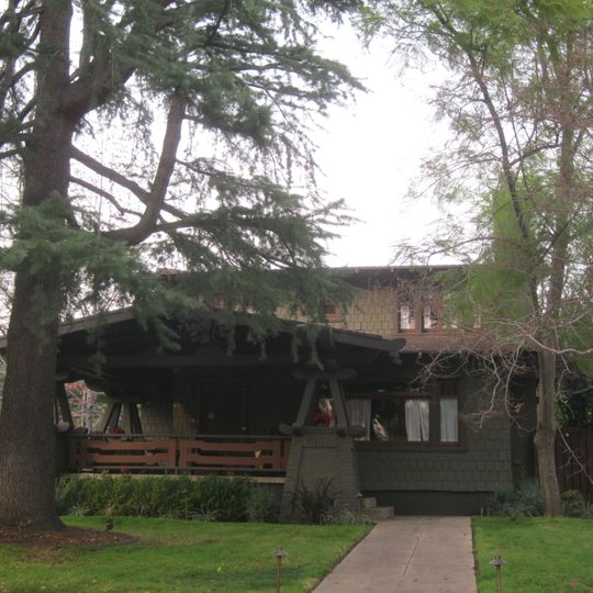 House at 1487 Loma Vista Street