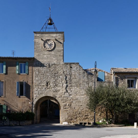 Tour de l'horloge à Villevieille