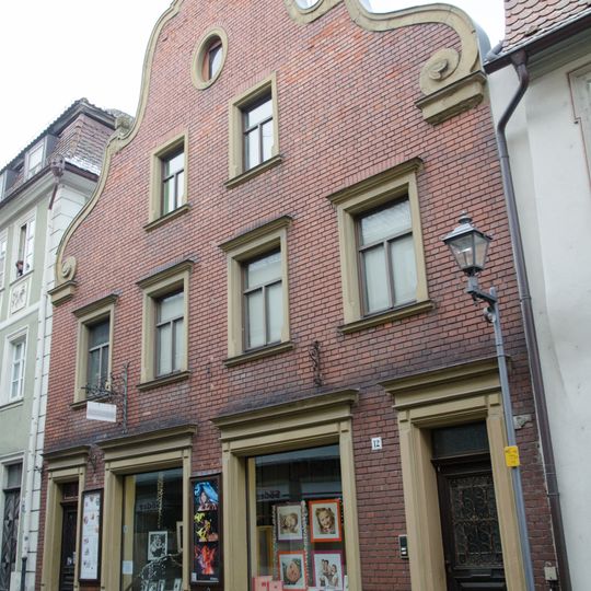 Wohn- und Geschäftshaus