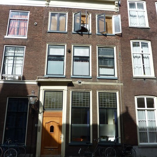 Hogewoerd 142, Leiden