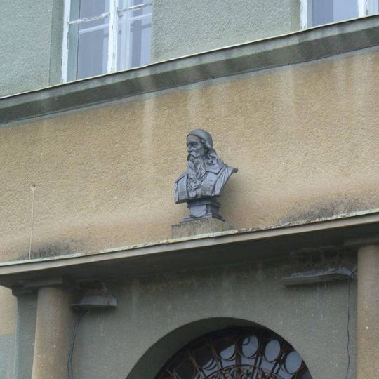 Busta Jana Amose Komenského na škole v Brozanech nad Ohří