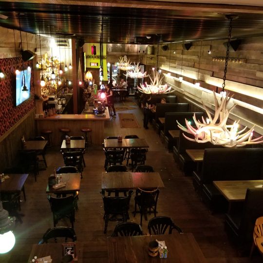 Carlos & Pepe's