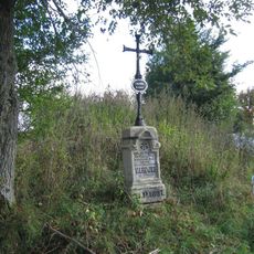 Pamětní kříž na okraji Strážku při silnici na Mitrov