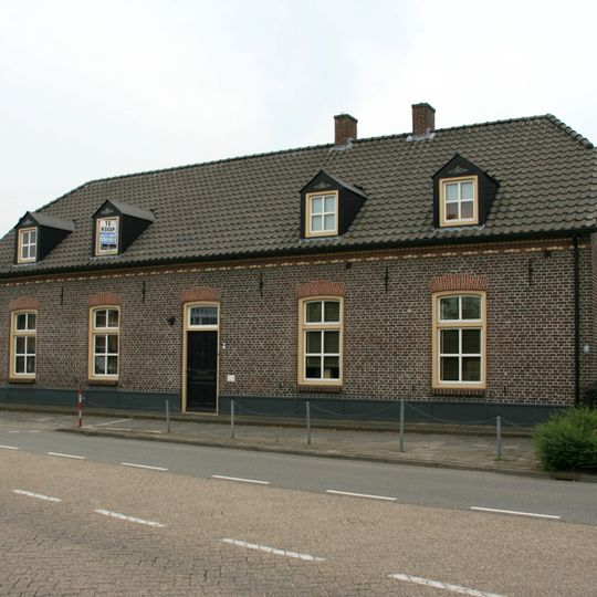 Schoolstraat 24, Mill