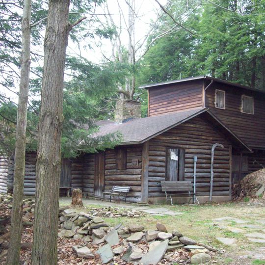 Pfeiffer-Wheeler American Chestnut Cabin