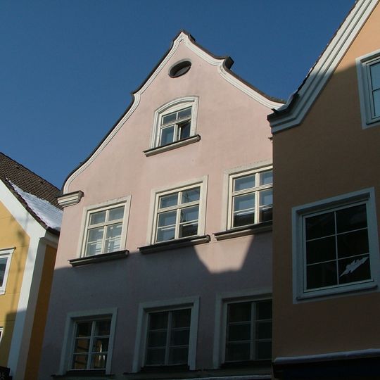 Wohn- und Geschäftshaus