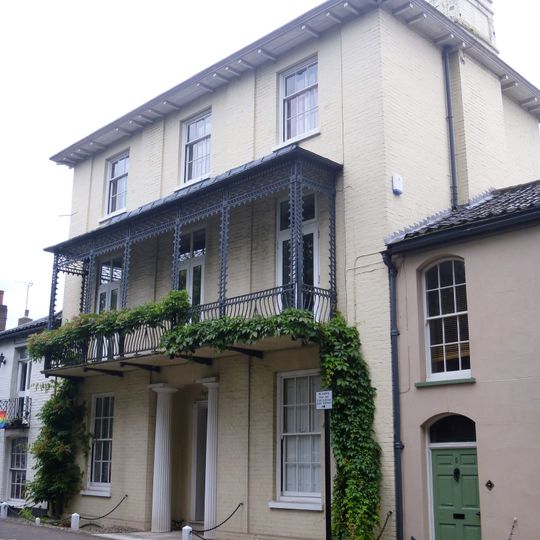 4, Chapelfield North