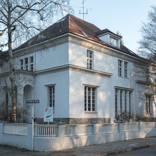 E.T.A.-Hoffmann-Straße 2