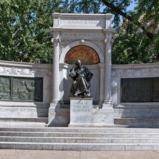Monumento a Samuel Hahnemann