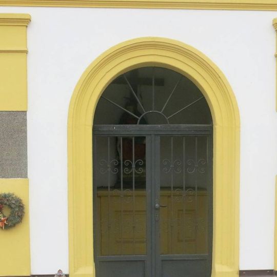 Pamětní desky padlým na kapli v Postřižíně