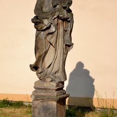 Socha svatého Jana Nepomuckého v Riegrově ulici v Chomutově