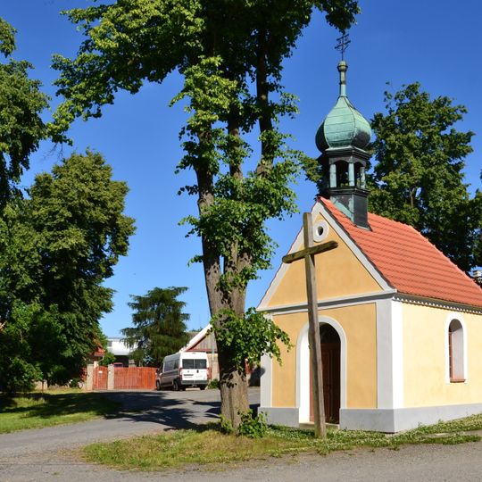 Kříž v Bukovině u kaple