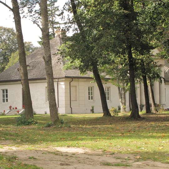 Zespół dworski w Huszlewie