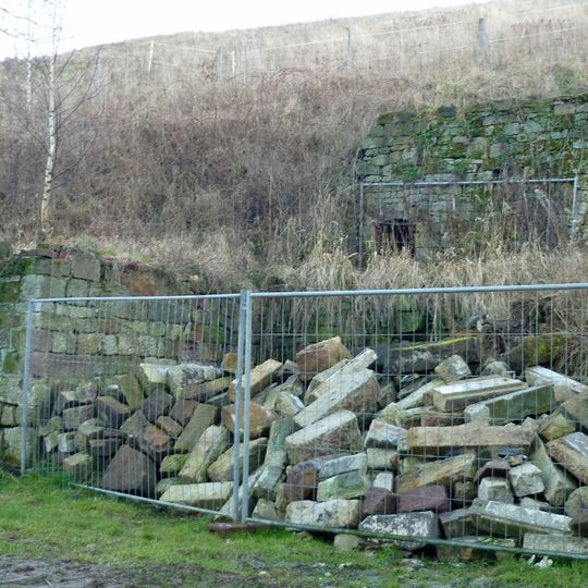 Wohnhaus mit integriertem Scheunenteil sowie Felsenkeller Dorfstraße 2