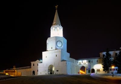 Nocą 1