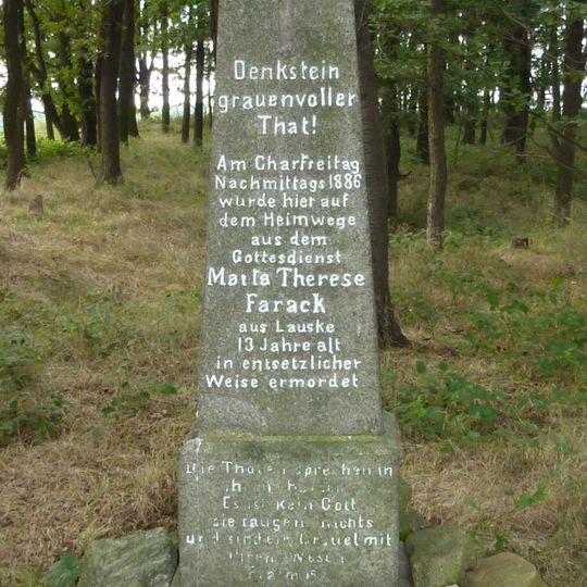 Gedenkstein für getötetes Mädchen