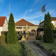 Pomník padlým v Březcích