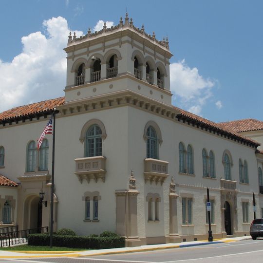 Palm Beach Town Hall