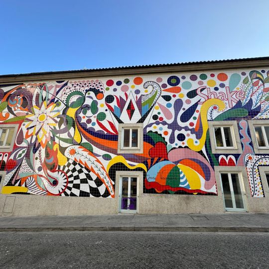 Painel de Azulejos de Joana Vasconcelos